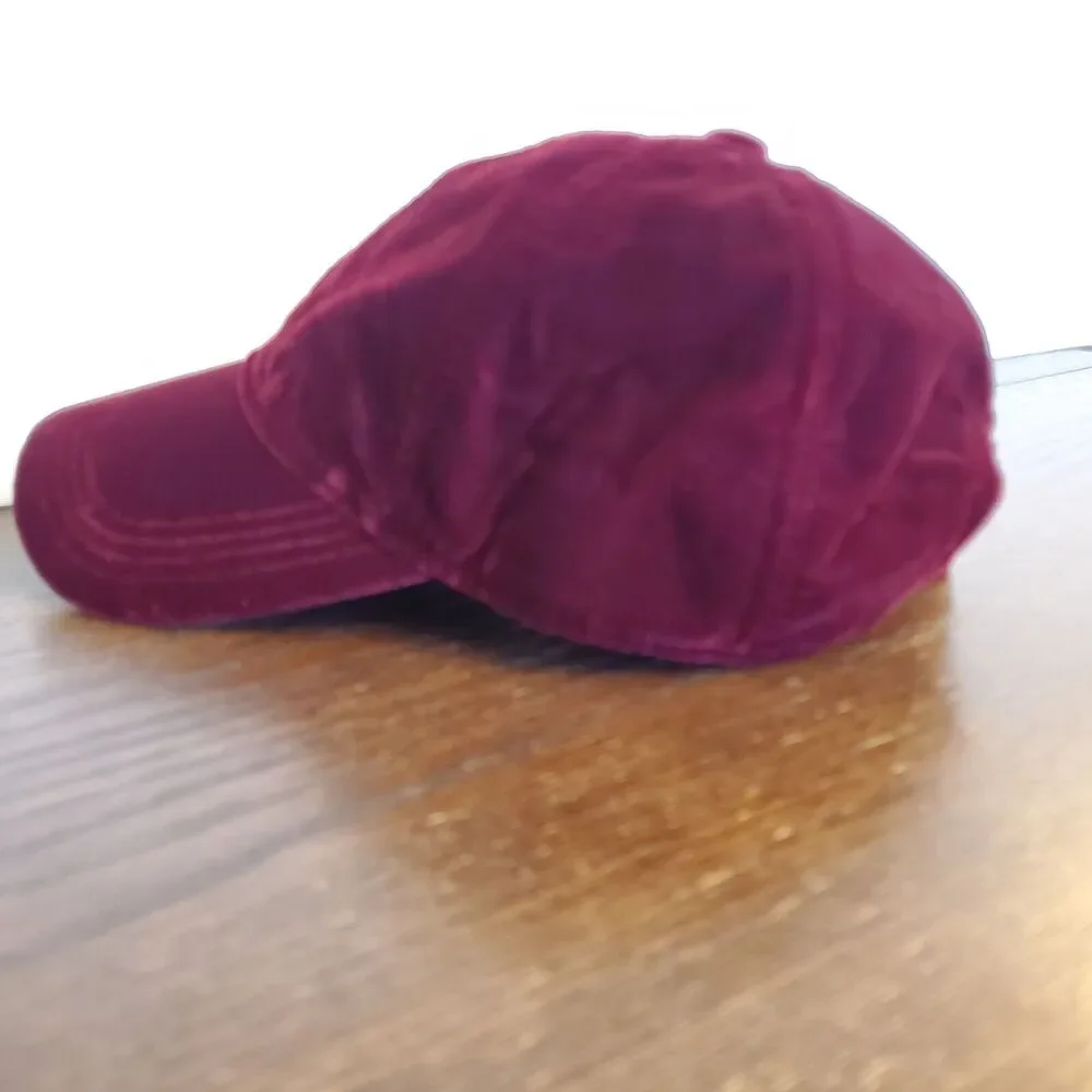 GAP Velvet Baseball Cap Women Sz S/M‎ 58cm Red Delicious Adjustable Strap Unisex